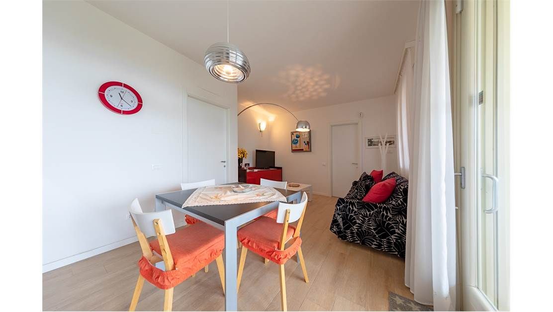 Квартира у озера Гарда, Италия, 100 м2 фото 4