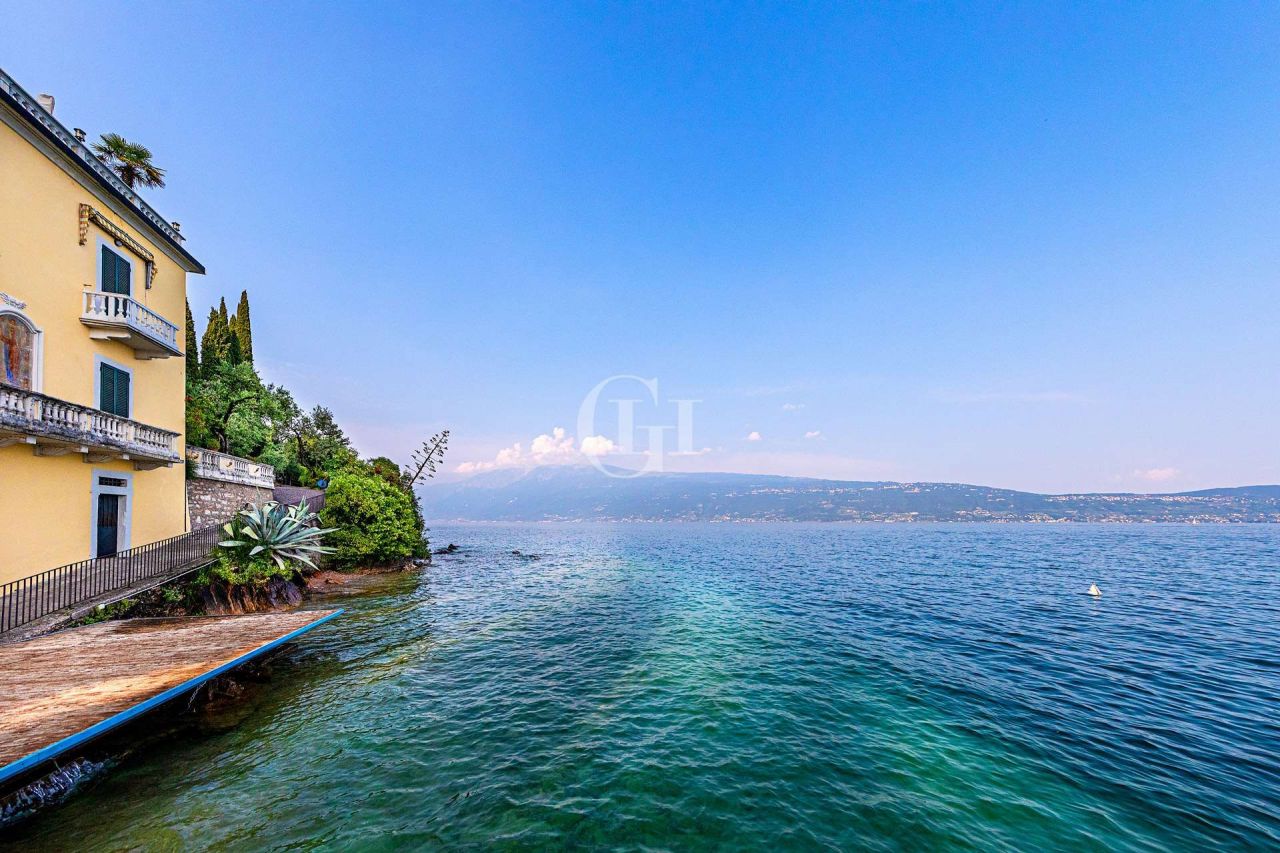 Квартира у озера Гарда, Италия, 53 м2 фото 3