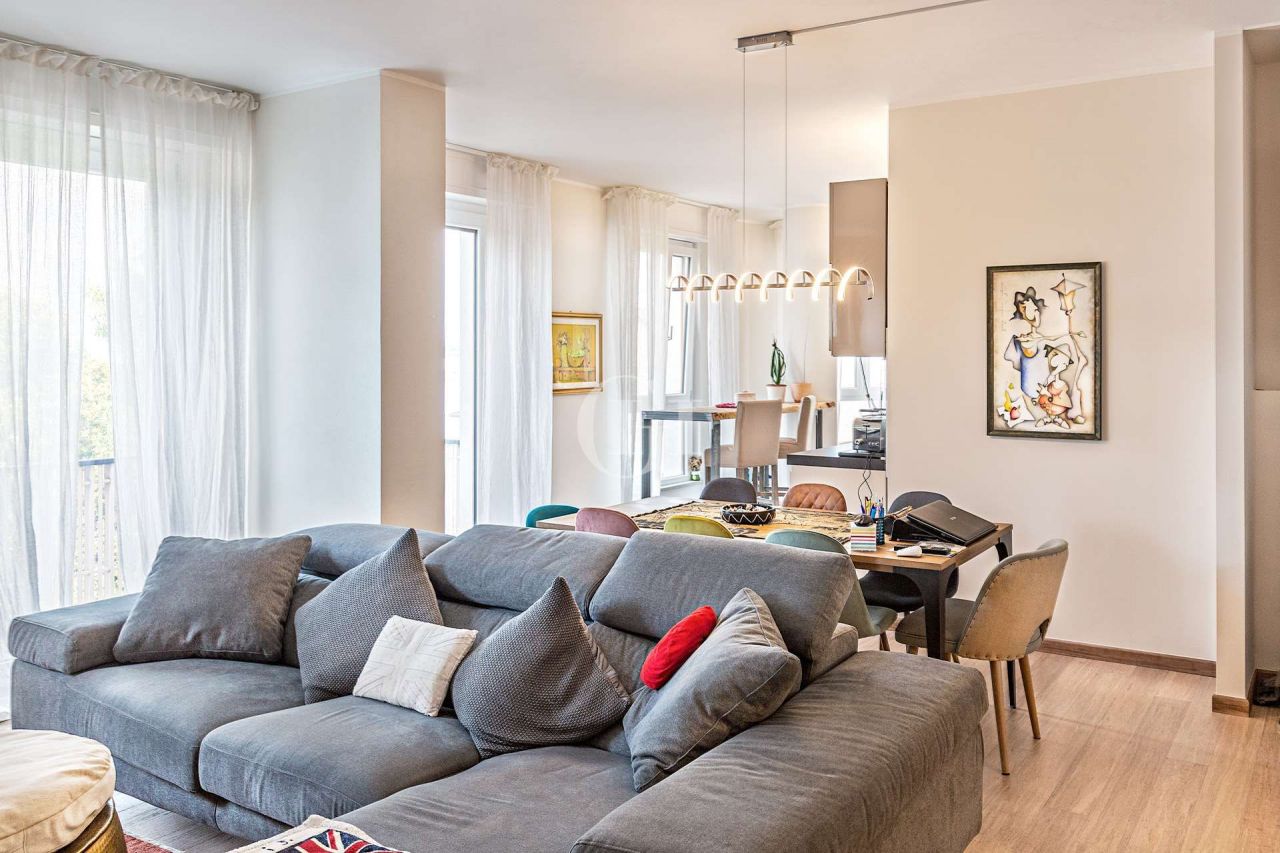 Квартира у озера Гарда, Италия, 170 м2 фото 1