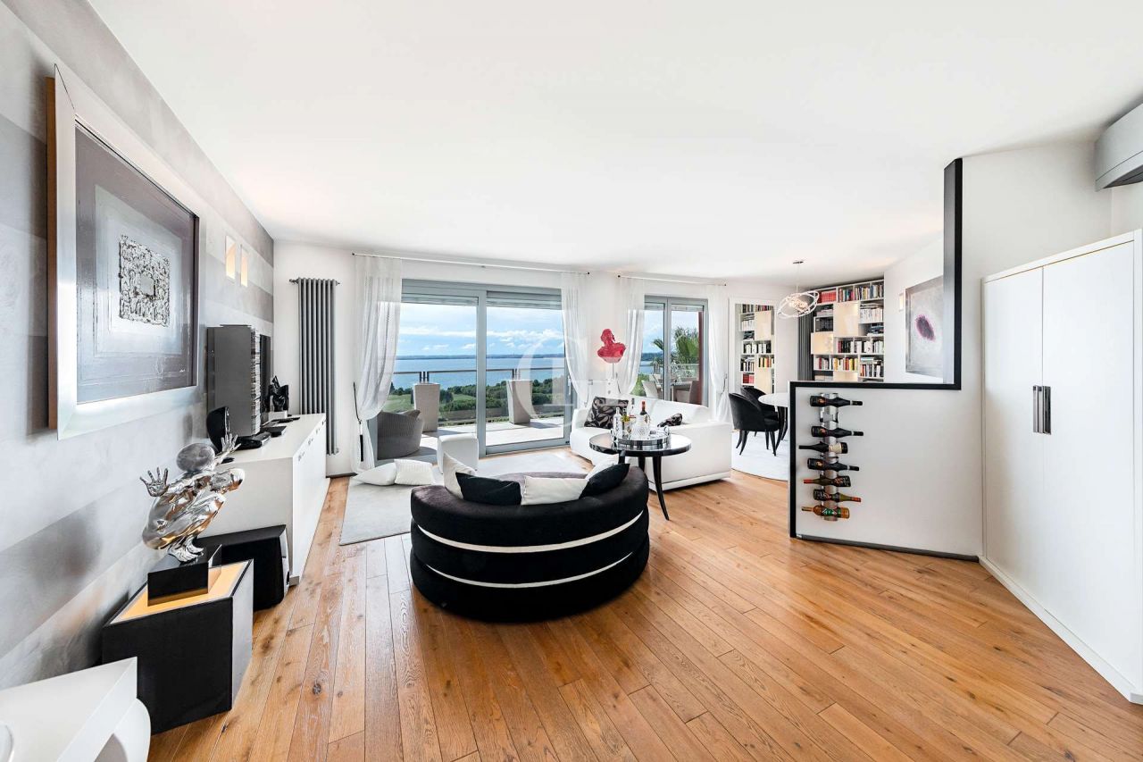 Апартаменты у озера Гарда, Италия, 135 м2 фото 5