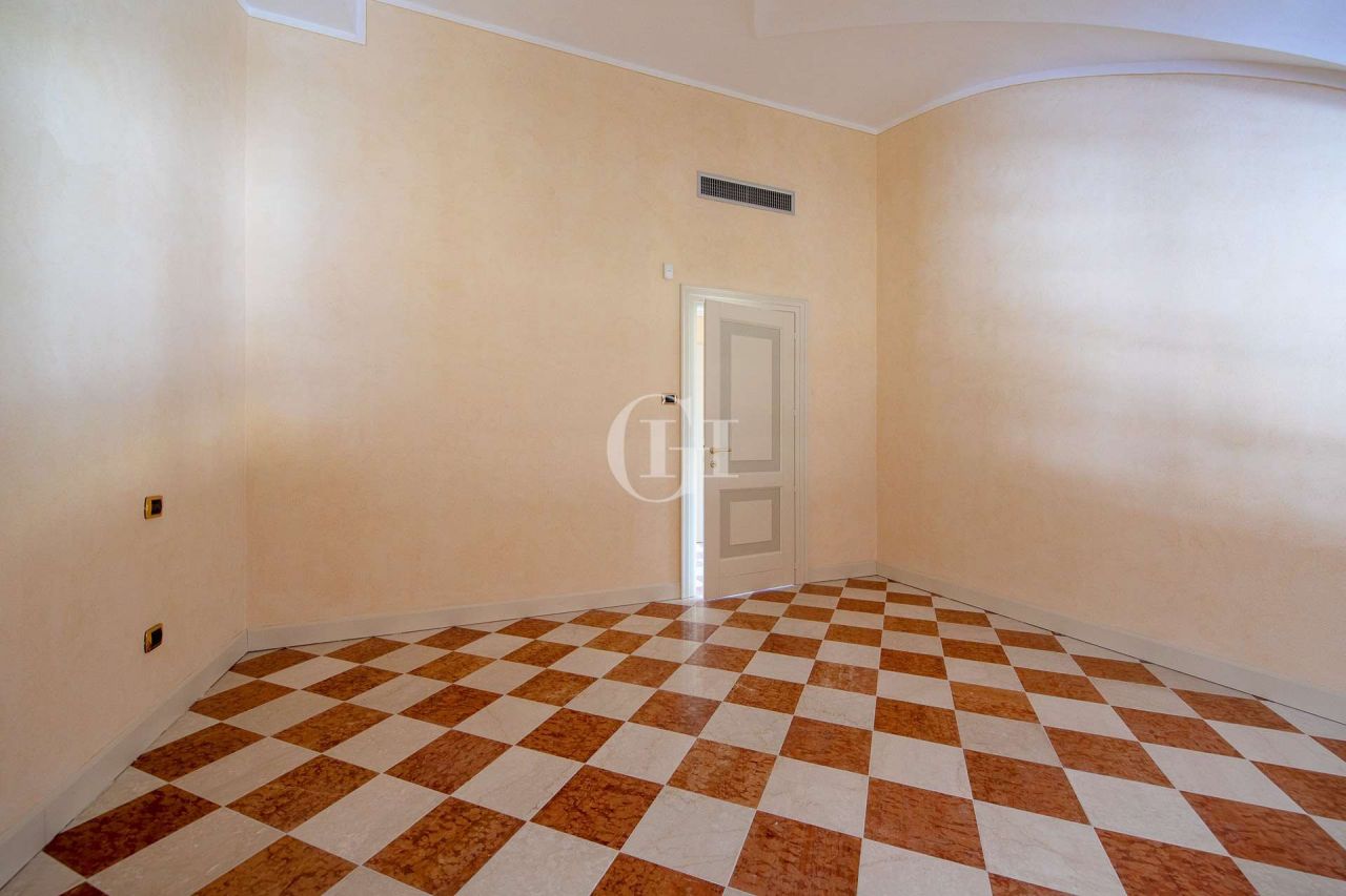 Апартаменты у озера Гарда, Италия, 141.43 м2 фото 4