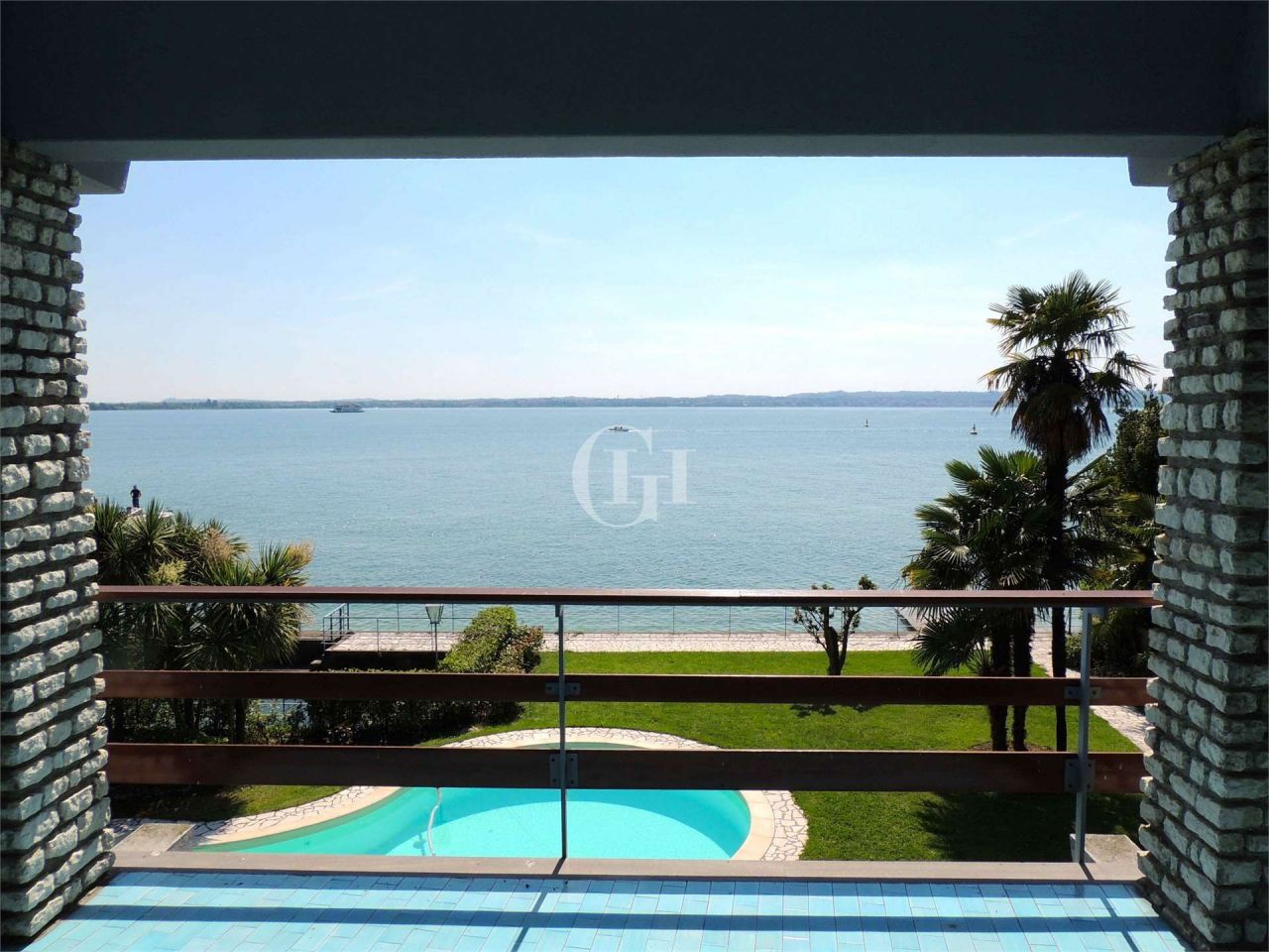 Вилла у озера Гарда, Италия, 450 м2 фото 3