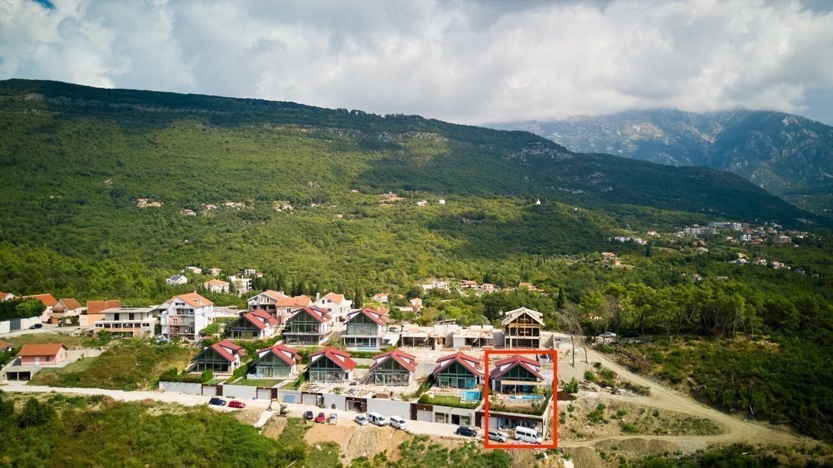 Дом в Тивате, Черногория, 220 м2 фото 2