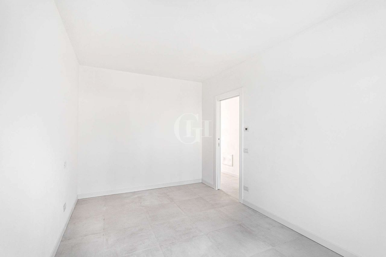 Квартира у озера Гарда, Италия, 95 м2 фото 2