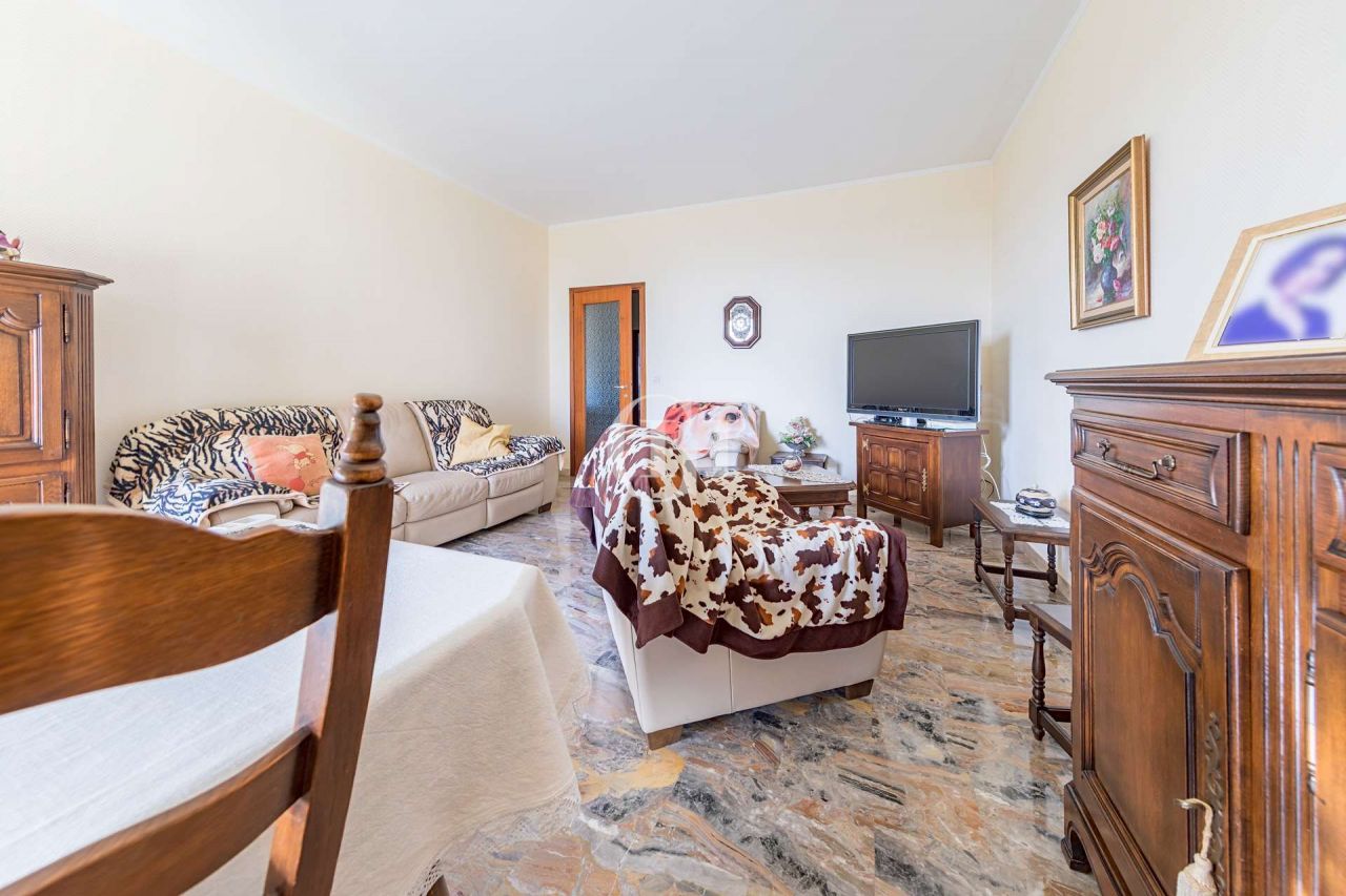 Квартира у озера Гарда, Италия, 120 м2 фото 5