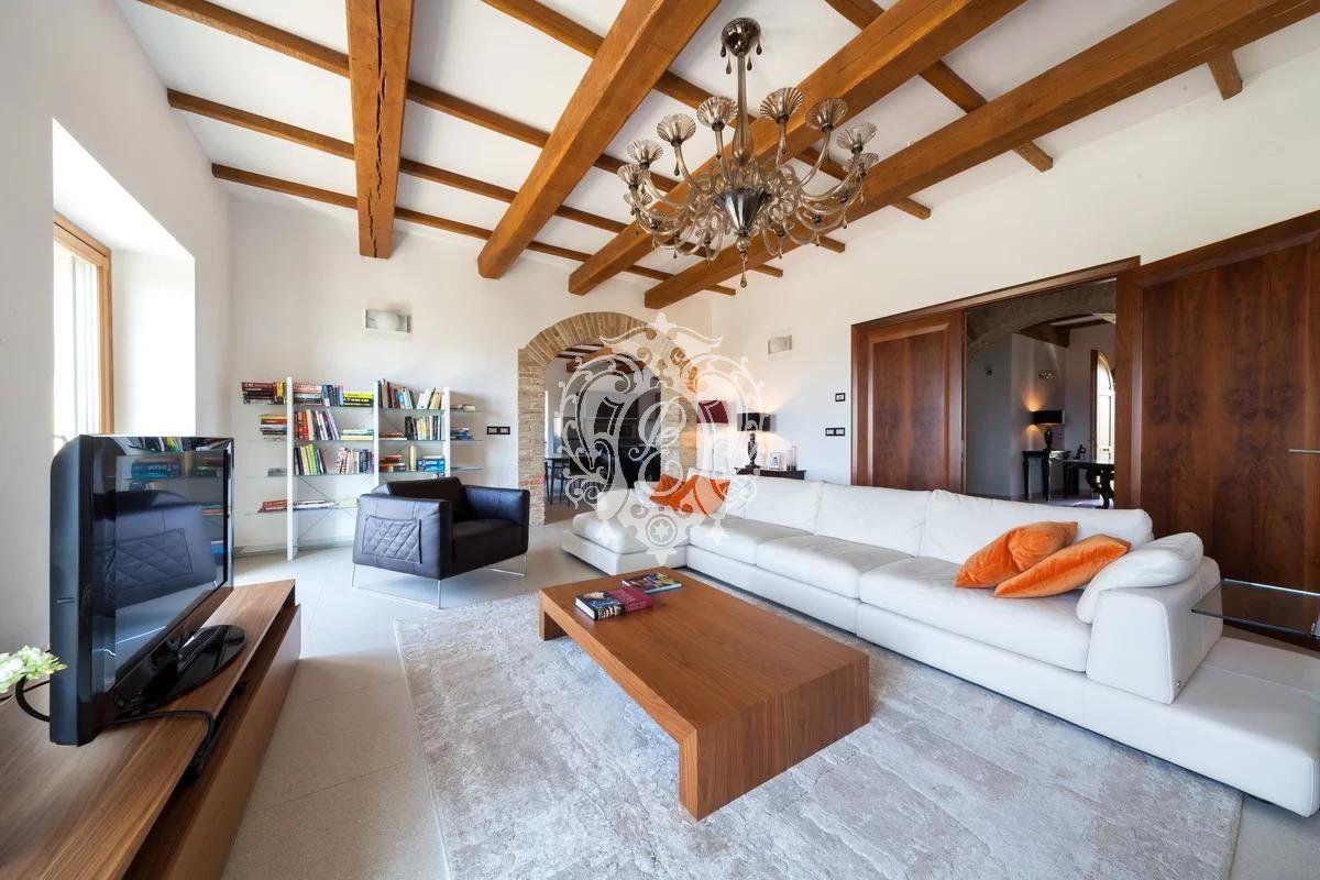 Вилла в Тоди, Италия, 665 м2 фото 3