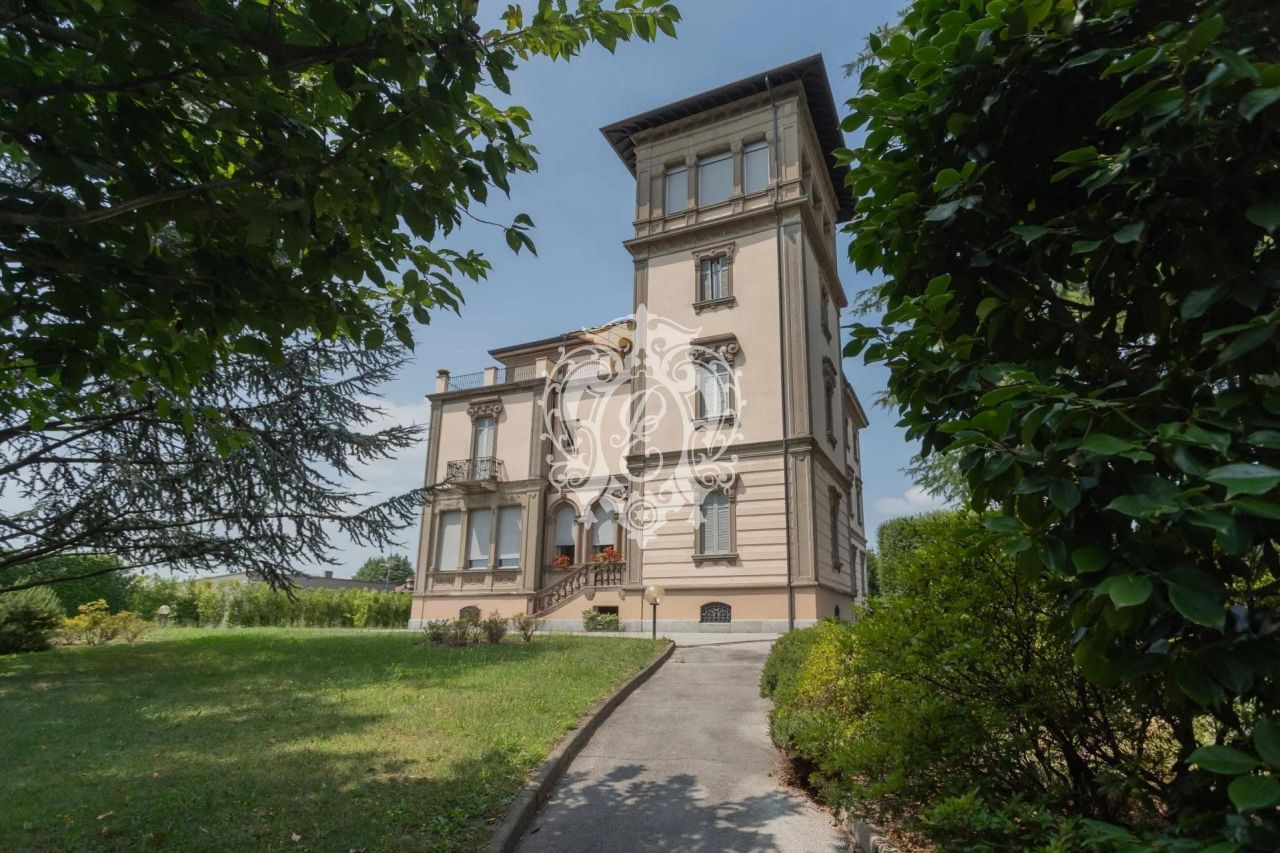 Квартира в Ольджате-Комаско, Италия, 400 м2 фото 1