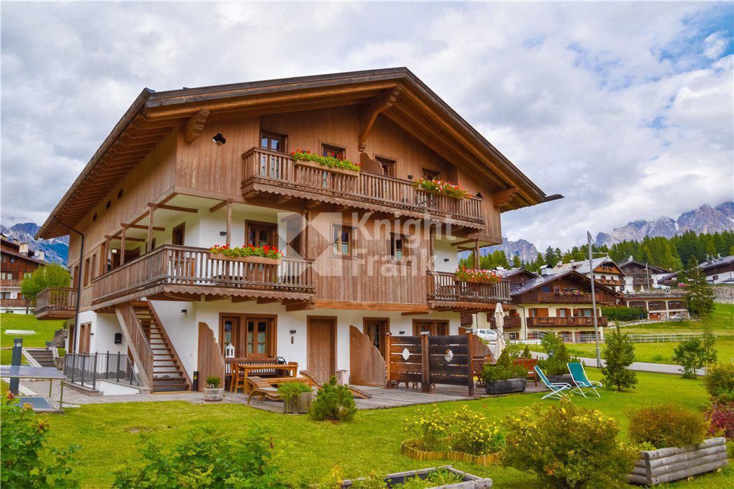 Шале Кортина-д'Ампеццо, Италия, 165 м2 фото 1