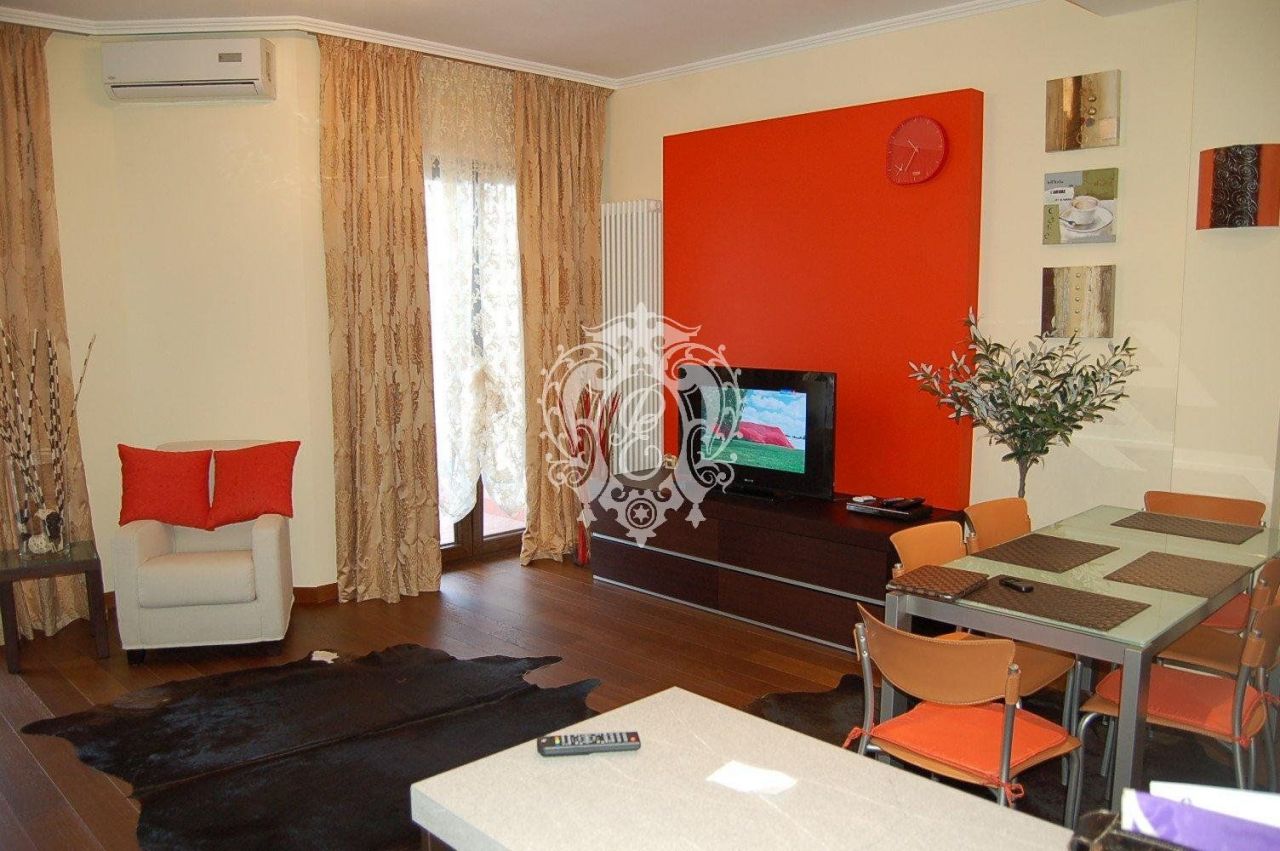 Квартира в Кампионе-д'Италия, Италия, 65 м2 фото 3