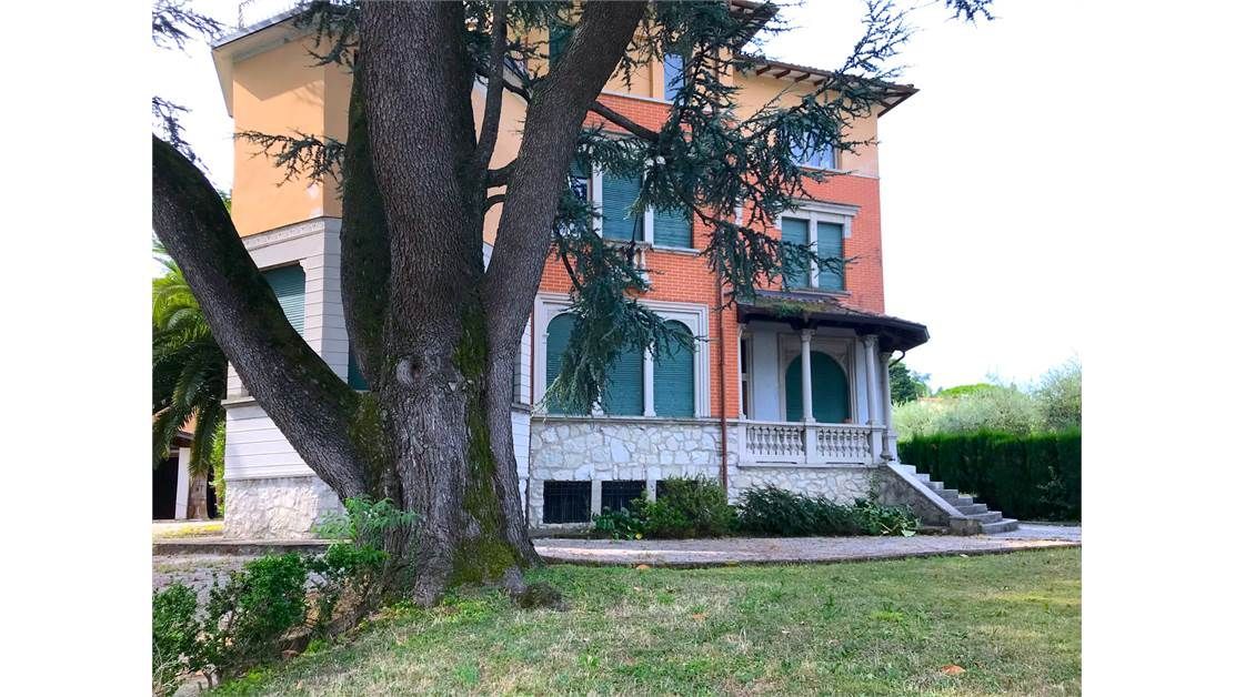 Вилла у озера Гарда, Италия, 550 м2 фото 2