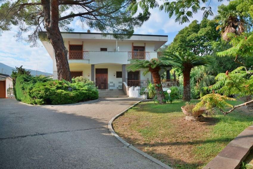 Вилла в Сан-Ремо, Италия, 485 м2 фото 1