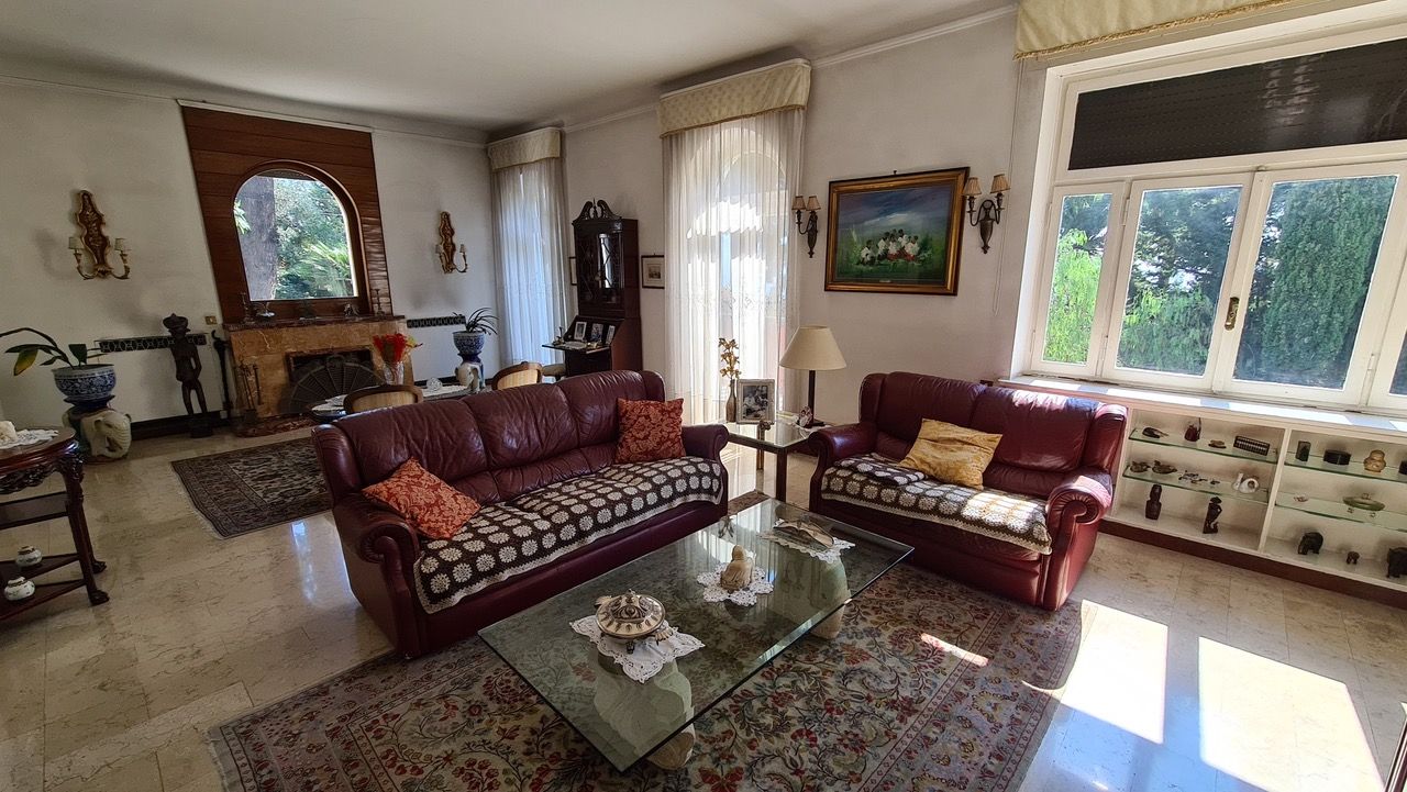 Вилла в Сан-Ремо, Италия, 500 м2 фото 2