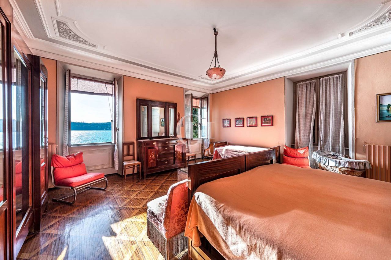 Квартира у озера Гарда, Италия, 112 м2 фото 2