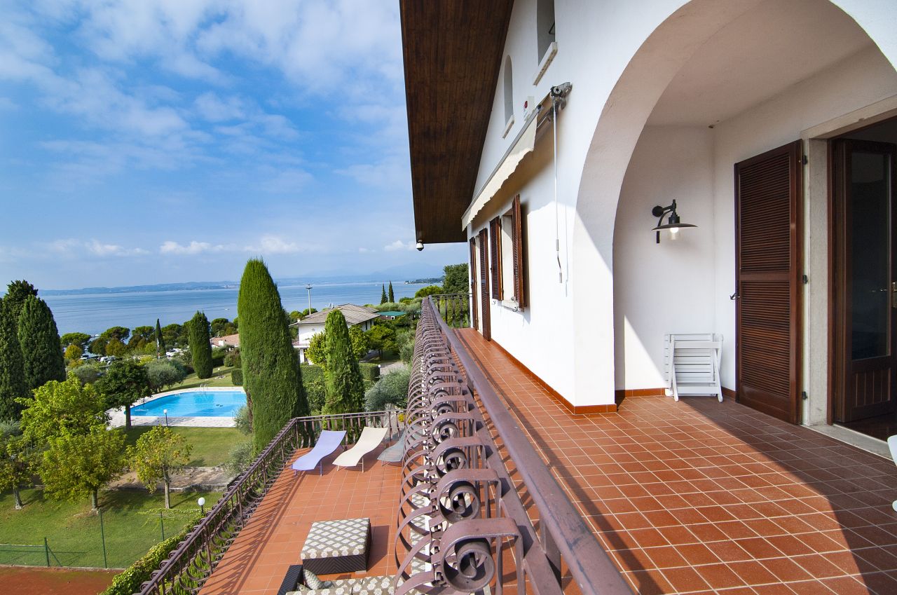 Вилла у озера Гарда, Италия, 445 м2 фото 3