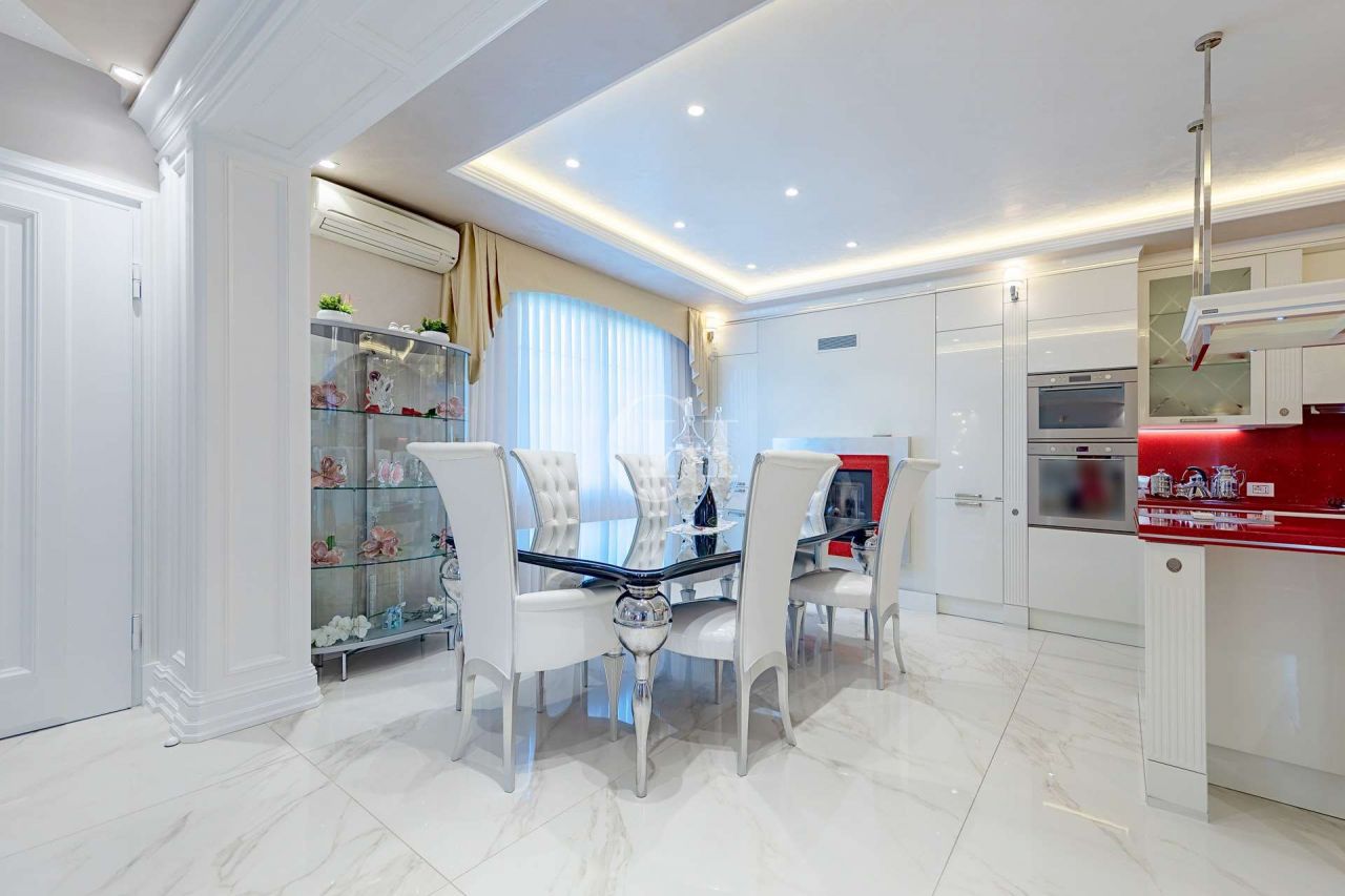 Вилла у озера Гарда, Италия, 230 м2 фото 3