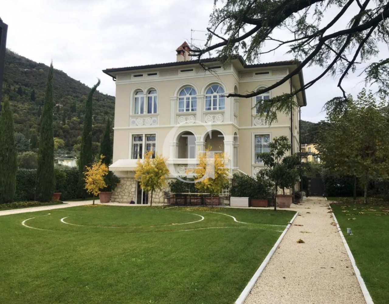 Вилла у озера Гарда, Италия, 250 м2 фото 1