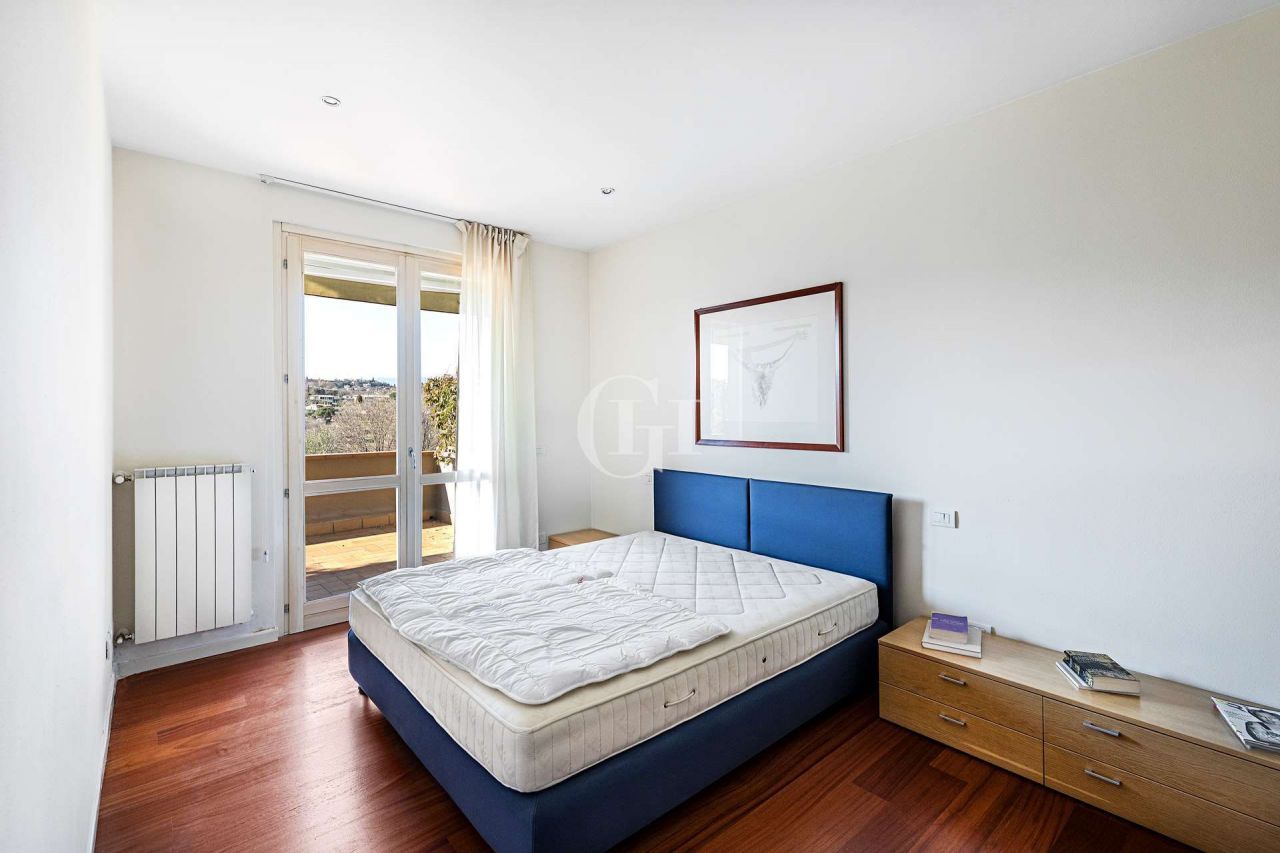 Квартира у озера Гарда, Италия, 90 м2 фото 5