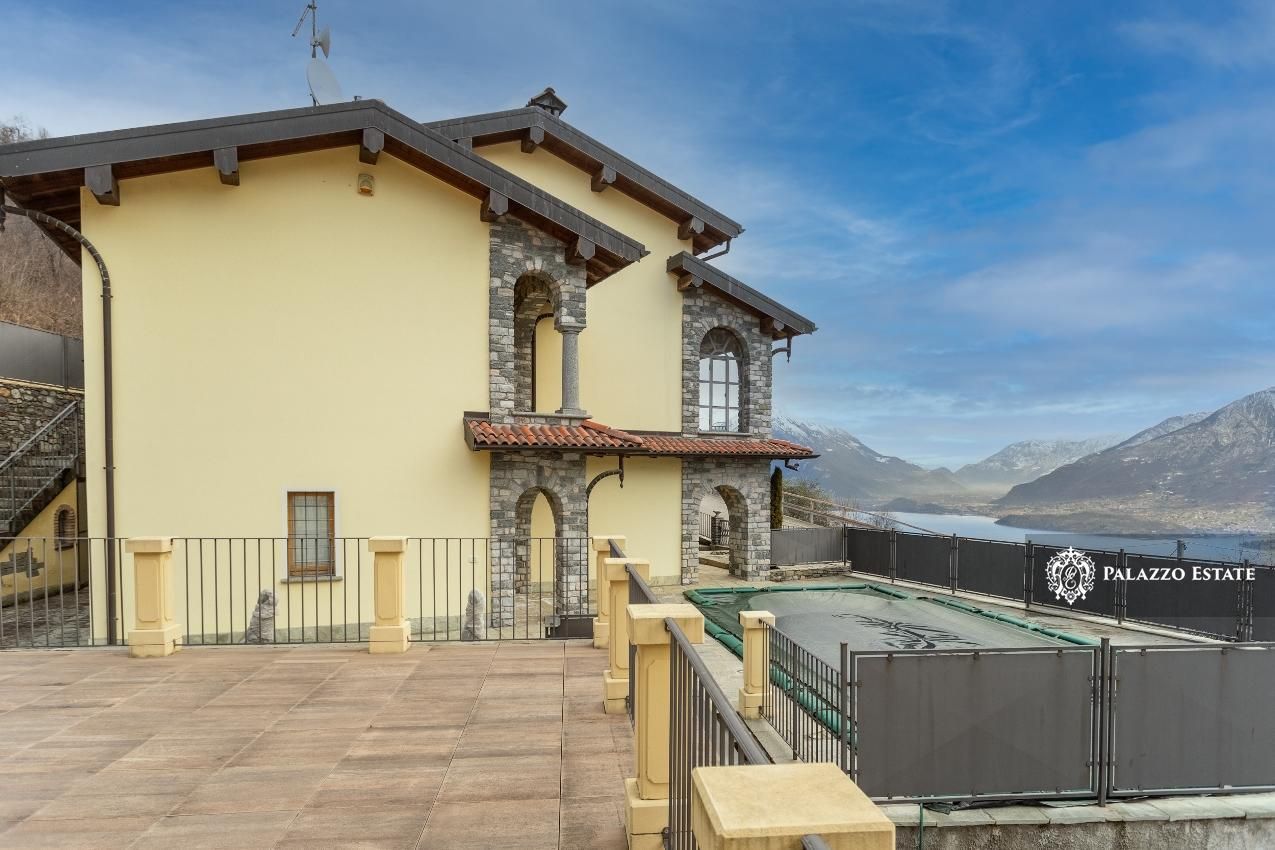 Вилла в Граведоне, Италия, 370 м2 фото 2