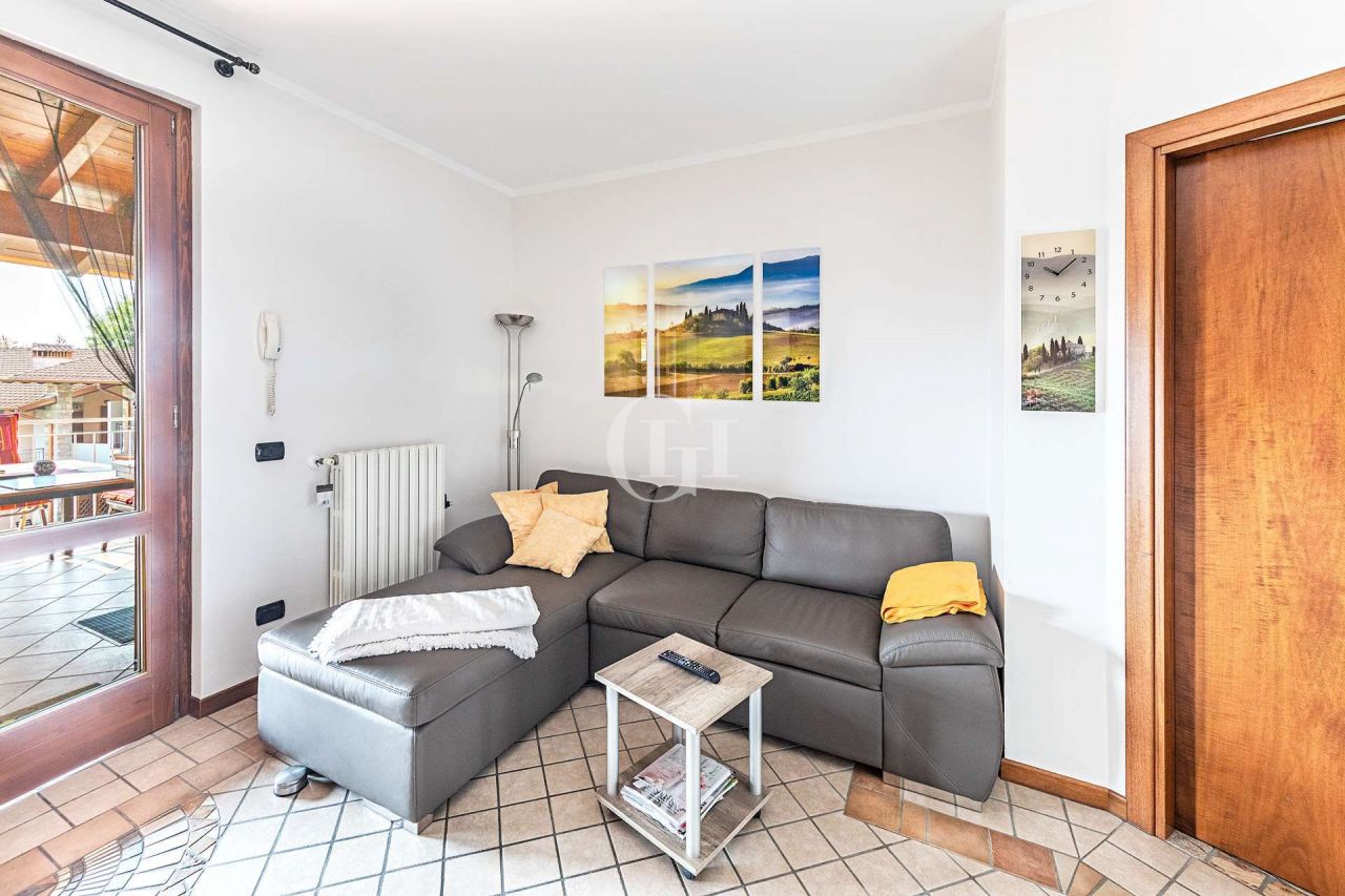Квартира у озера Гарда, Италия, 75 м2 фото 5