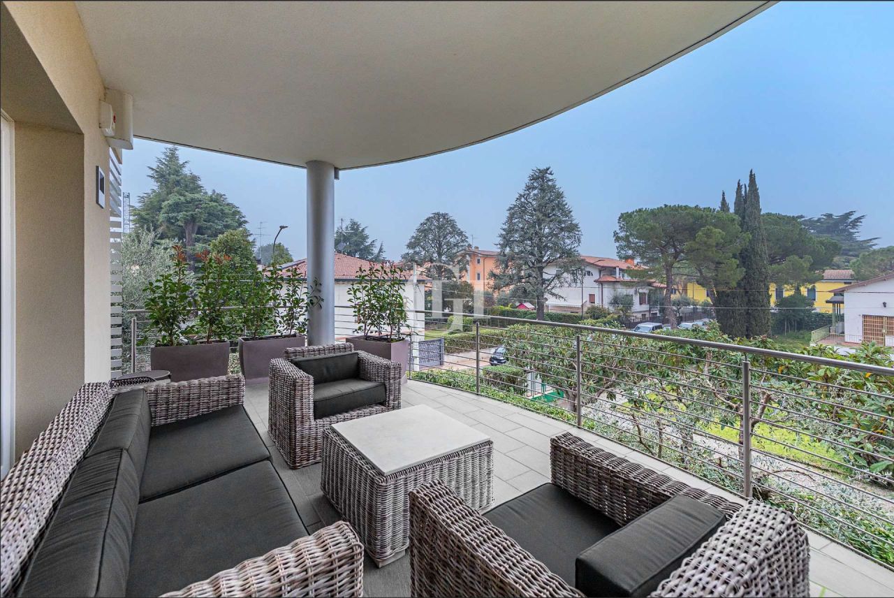 Апартаменты у озера Гарда, Италия, 80 м2 фото 2