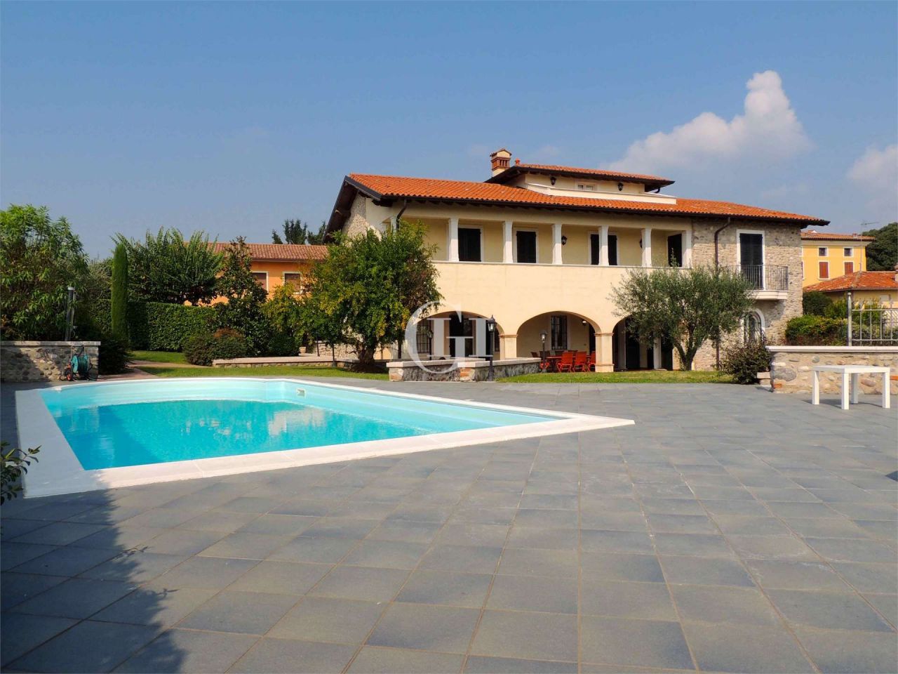 Вилла у озера Гарда, Италия, 300 м2 фото 1