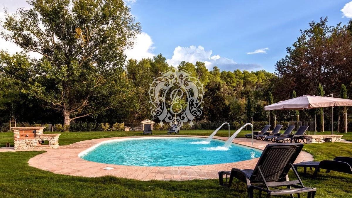 Дом в Монтефалько, Италия, 784 м2 фото 2