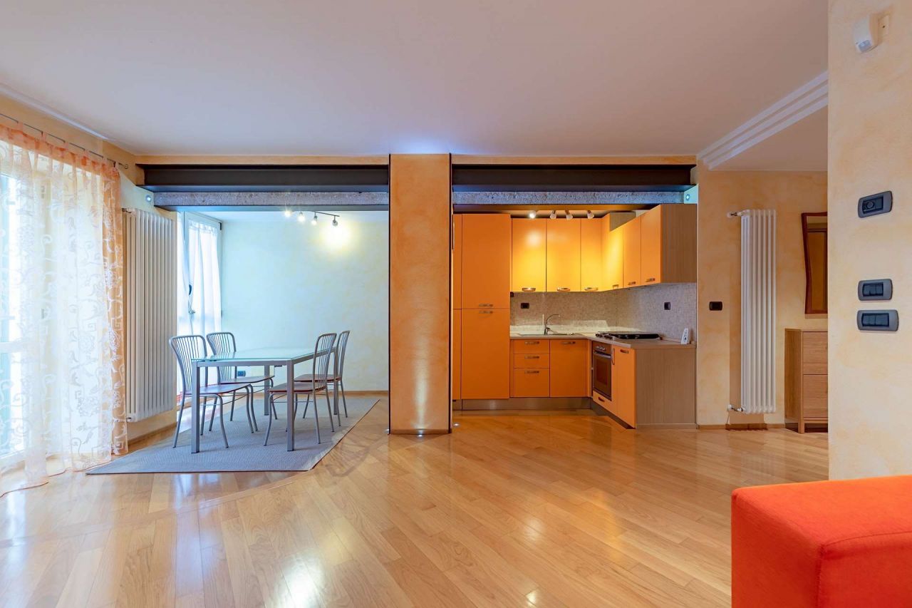 Апартаменты у озера Гарда, Италия, 115 м2 фото 2