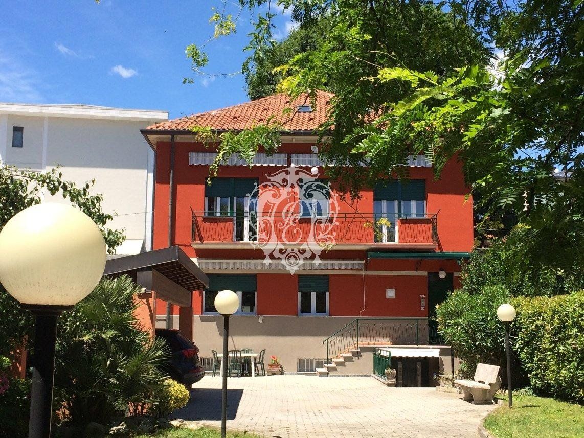 Вилла в Канту, Италия, 520 м2 фото 1