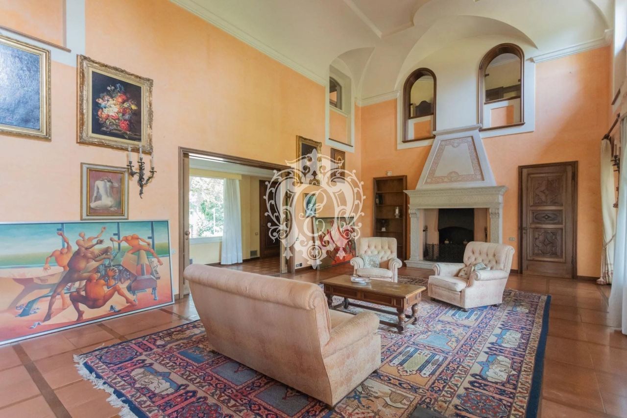 Вилла в Ольджате-Комаско, Италия, 725 м2 фото 2