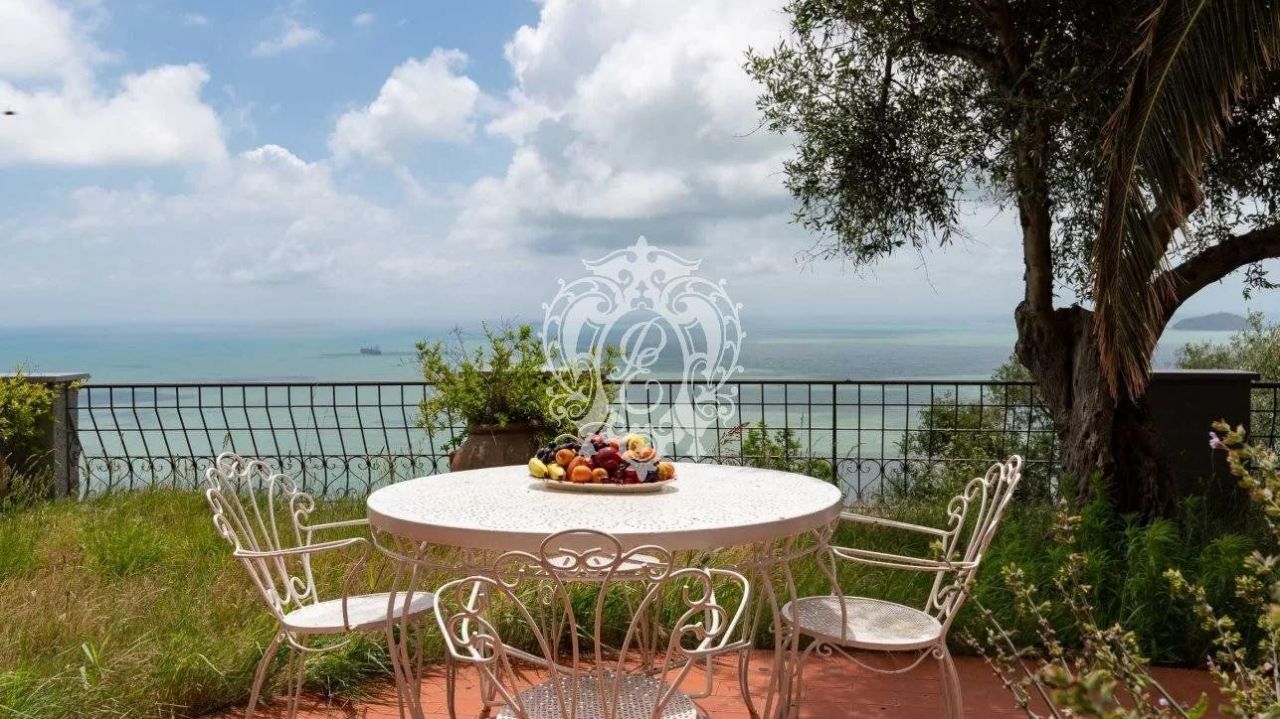 Вилла в Леричи, Италия, 300 м2 фото 4