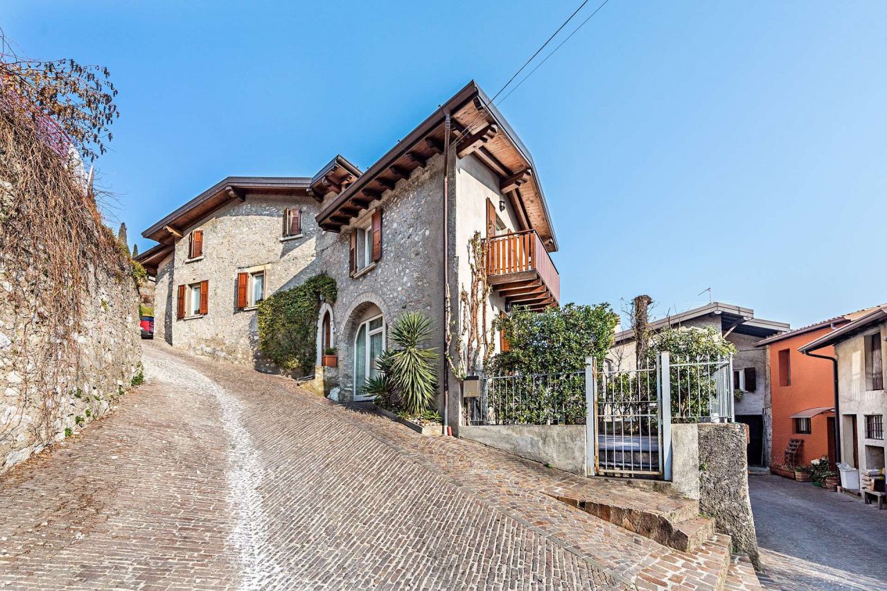 Дом у озера Гарда, Италия, 176 м2 фото 2