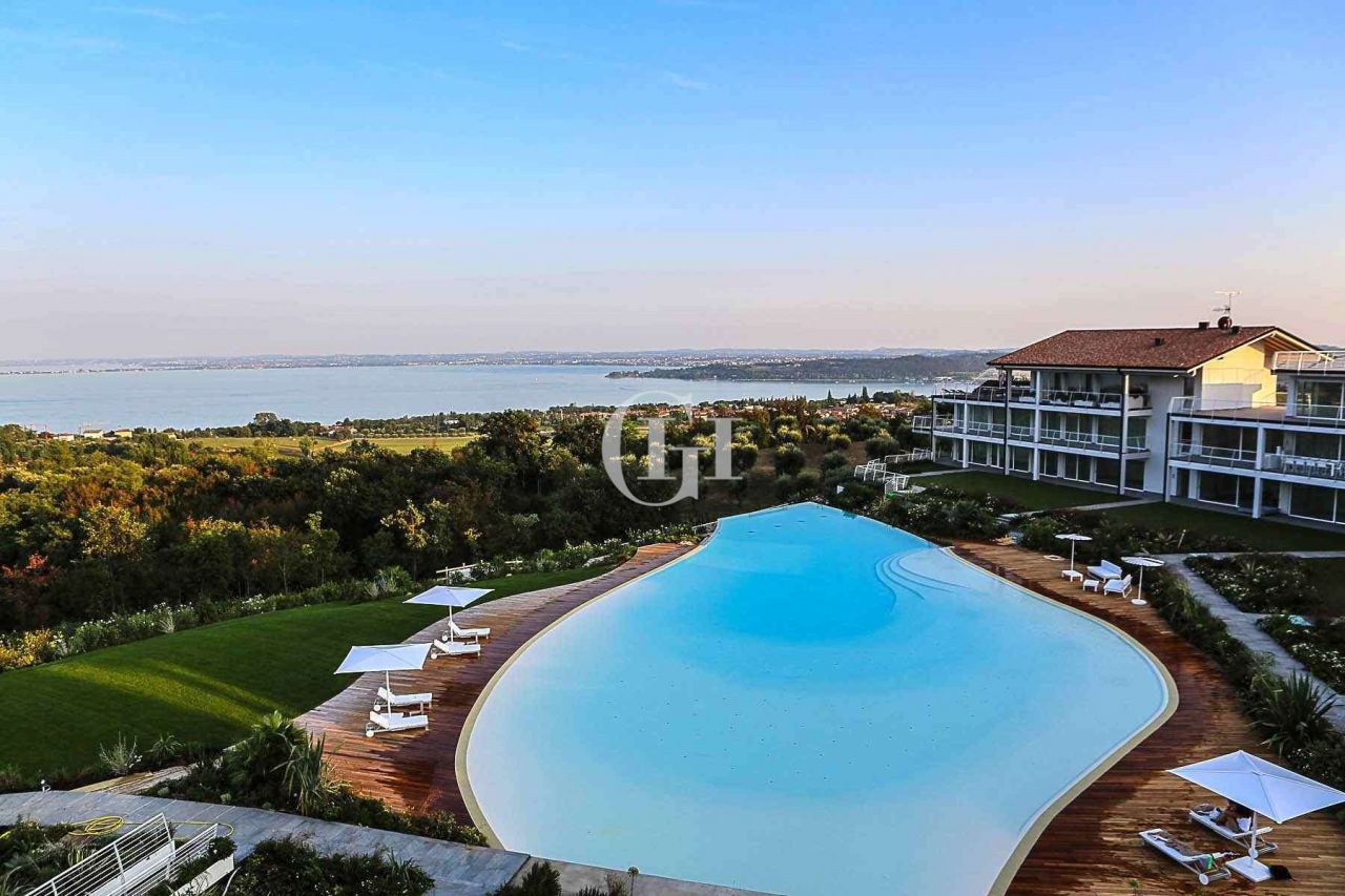 Апартаменты у озера Гарда, Италия, 120 м2 фото 3