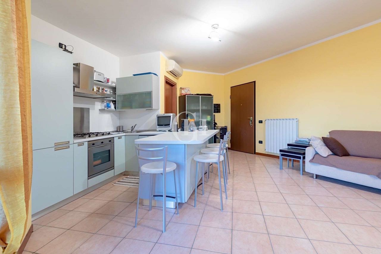 Апартаменты у озера Гарда, Италия, 88 м2 фото 5