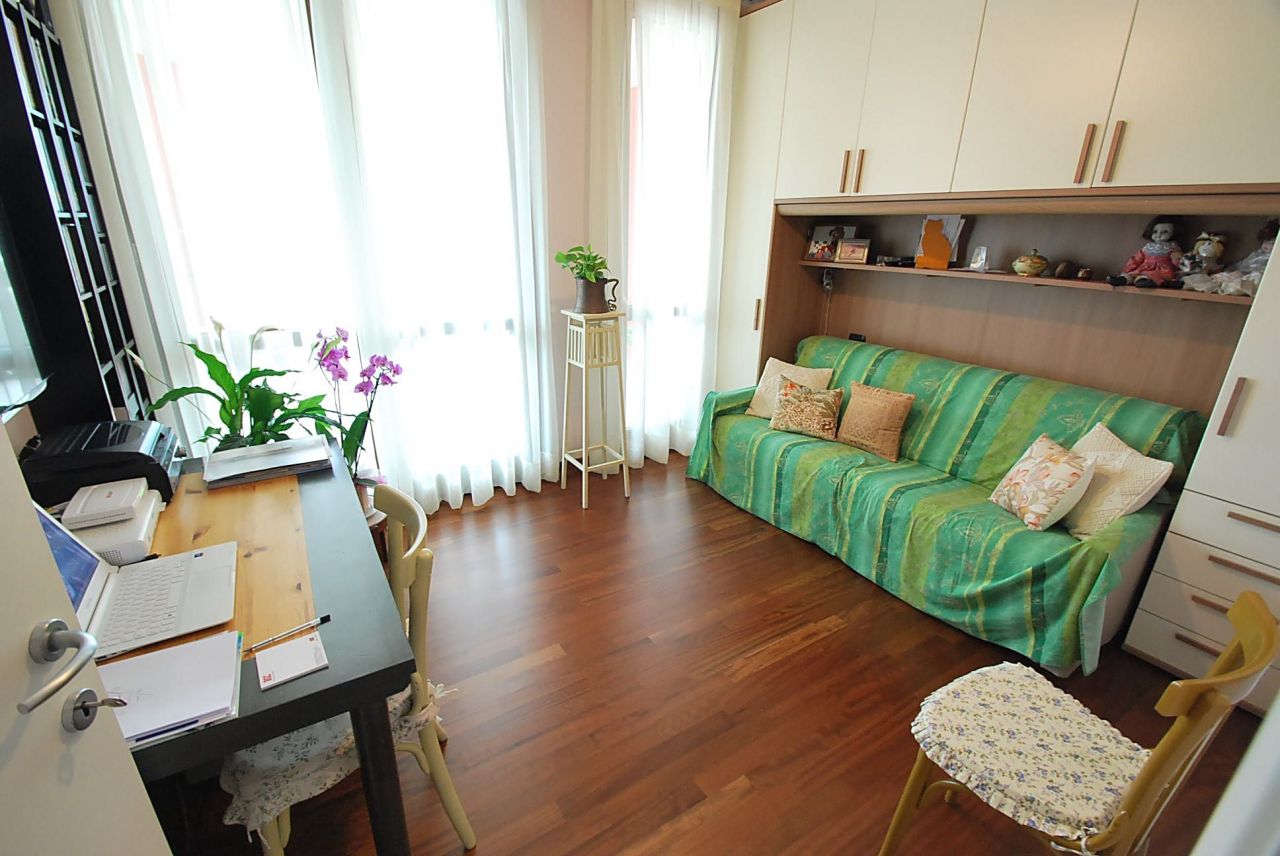 Апартаменты в Саронно, Италия, 80 м2 фото 5