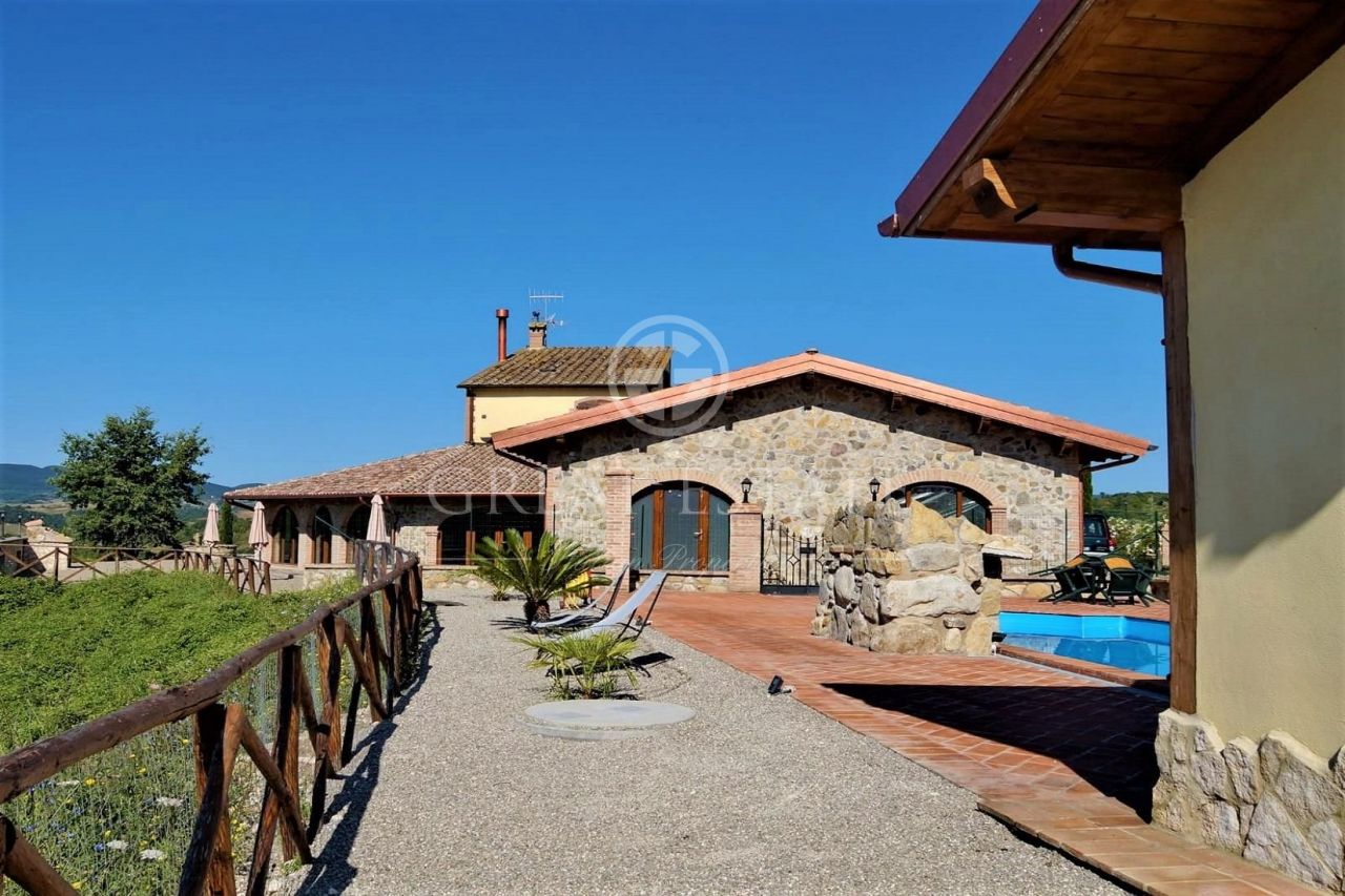 Дом в Фикулле, Италия, 600 м2 фото 1