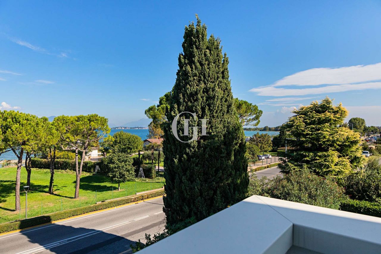 Апартаменты у озера Гарда, Италия, 126 м2 фото 3