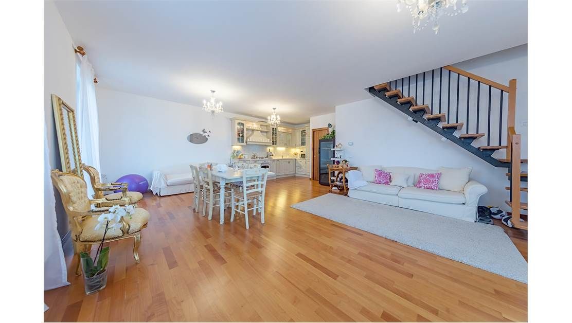 Квартира у озера Гарда, Италия, 130 м2 фото 4
