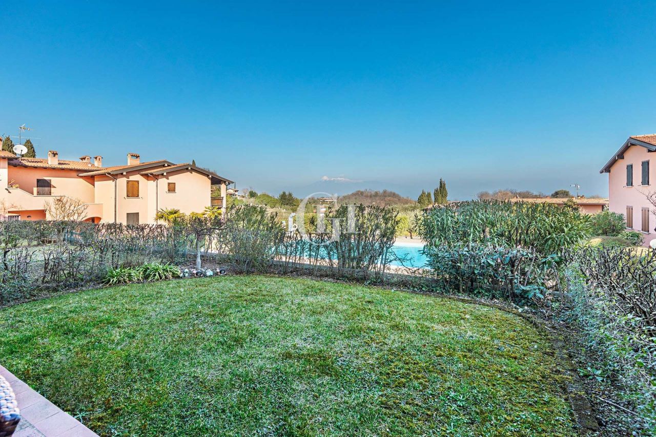 Квартира у озера Гарда, Италия, 75 м2 фото 4
