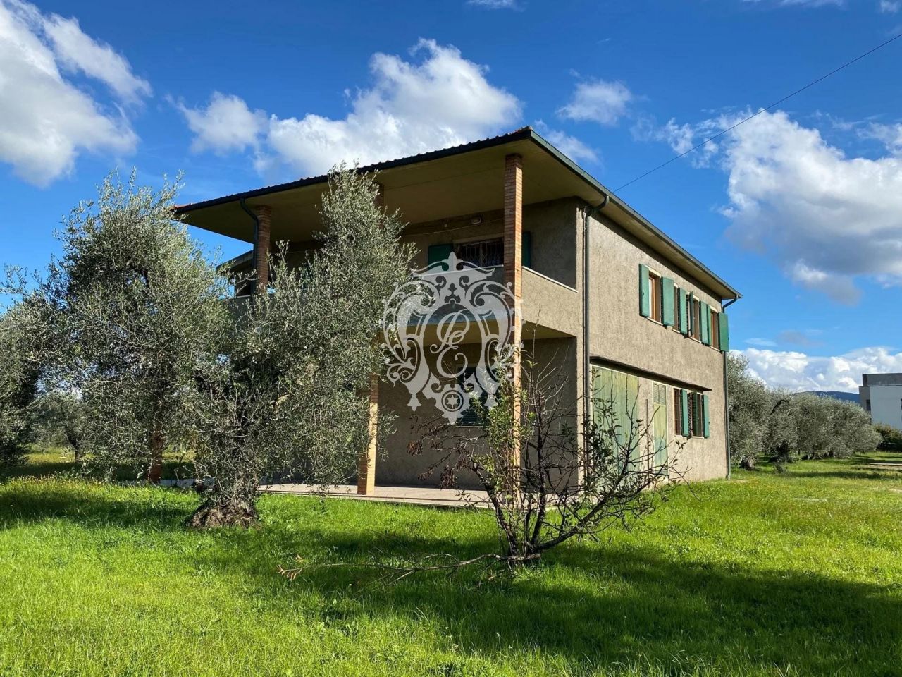 Вилла в Кастаньето-Кардуччи, Италия, 240 м2 фото 5
