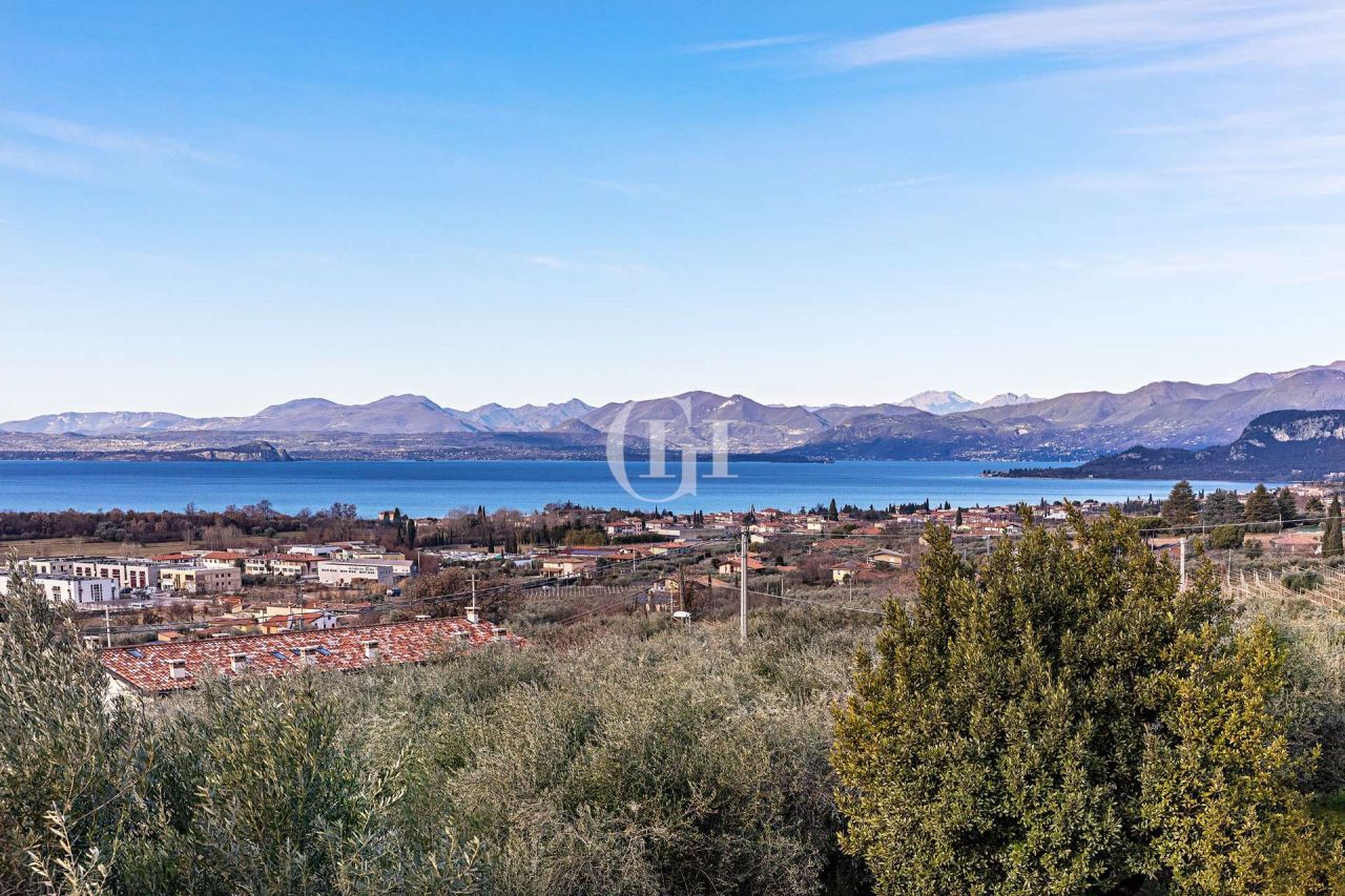 Вилла у озера Гарда, Италия, 275 м2 фото 2