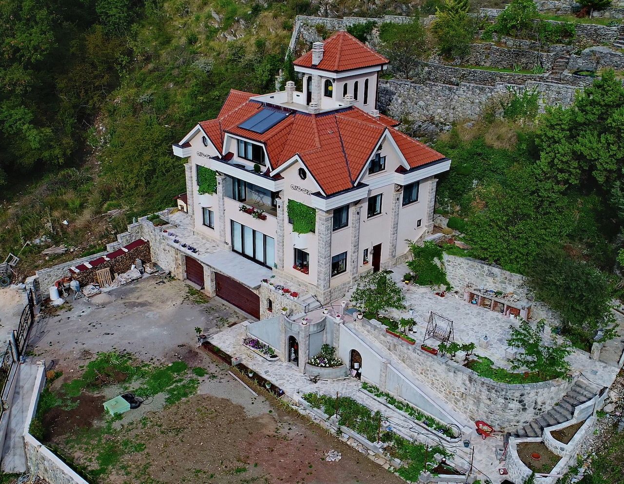 Вилла в Будве, Черногория, 394 м2 фото 1