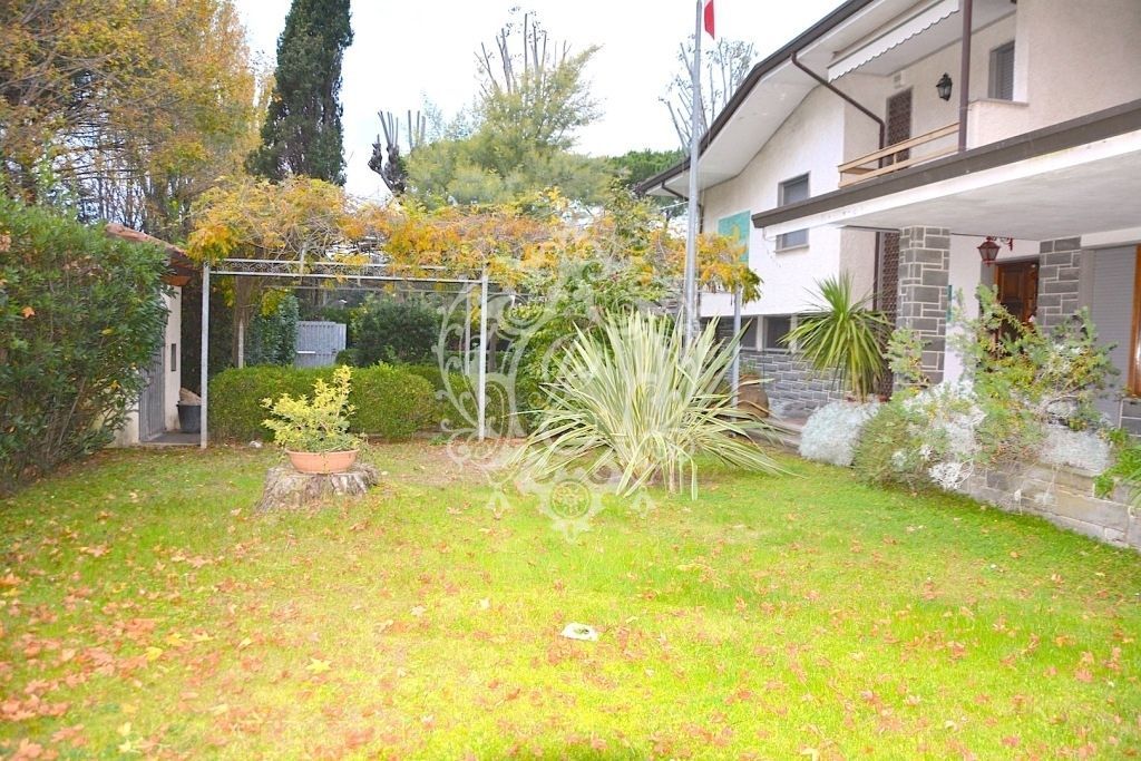Вилла в Форте деи Марми, Италия, 500 м2 фото 5
