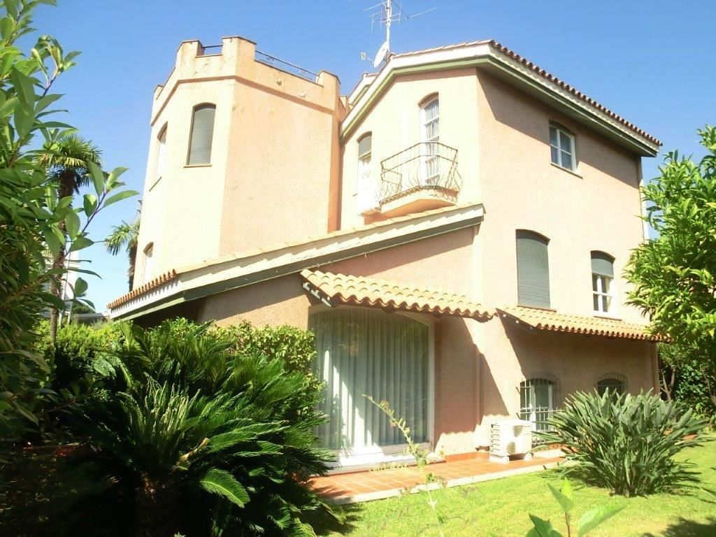 Вилла в Сан-Ремо, Италия, 359 м2 фото 1