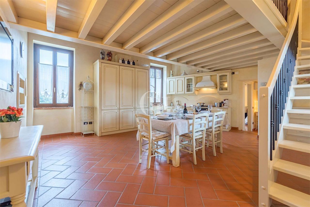 Апартаменты у озера Гарда, Италия, 120 м2 фото 3