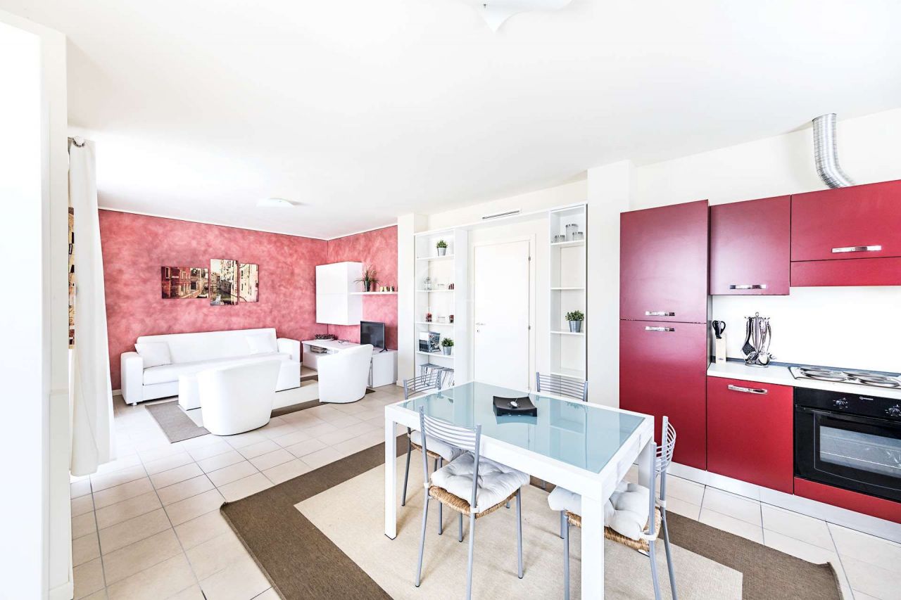 Апартаменты у озера Гарда, Италия, 97 м2 фото 5