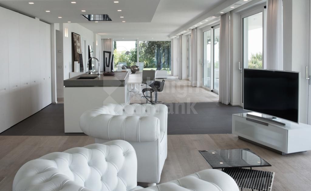 Апартаменты у озера Гарда, Италия, 271 м2 фото 4