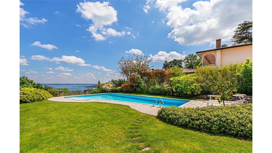 Вилла у озера Гарда, Италия, 500 м2 фото 5