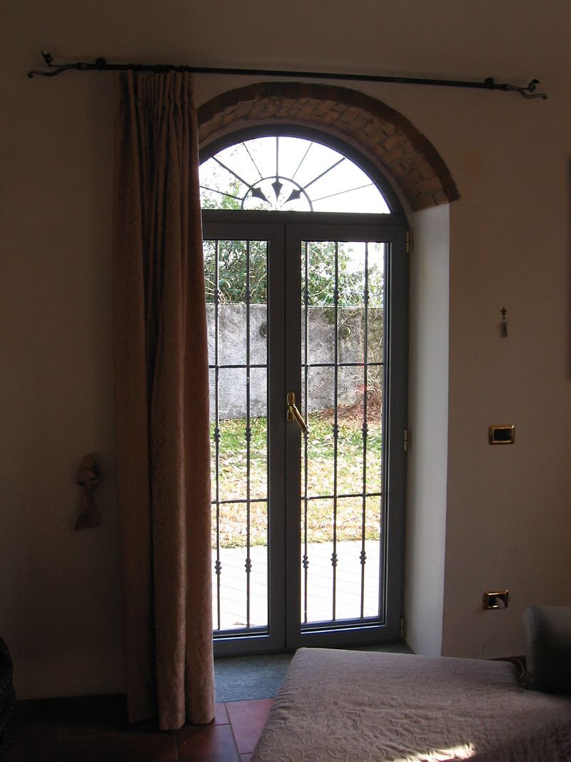 Вилла у озера Маджоре, Италия, 350 м2 фото 4