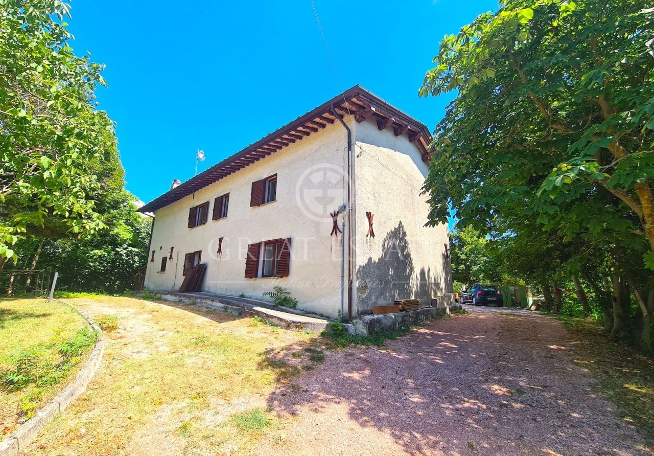 Дом в Губбио, Италия, 229.8 м2 фото 4