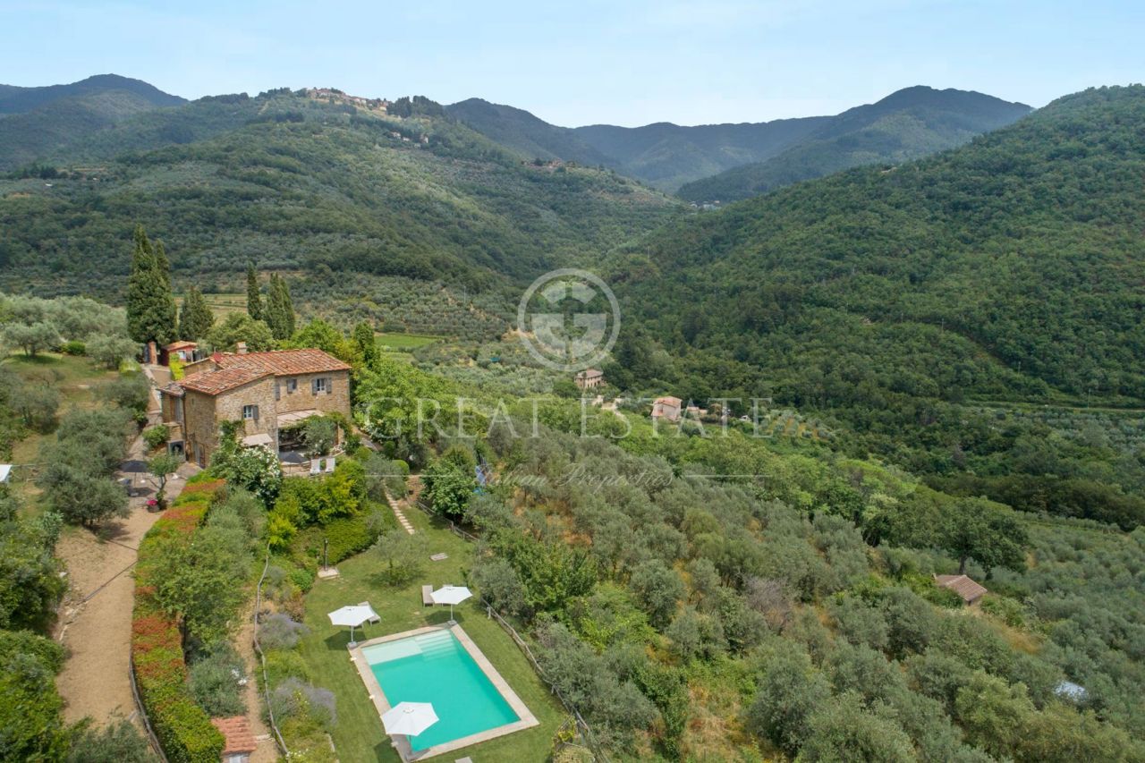 Дом Loro Ciuffenna, Италия, 305.7 м2 фото 2